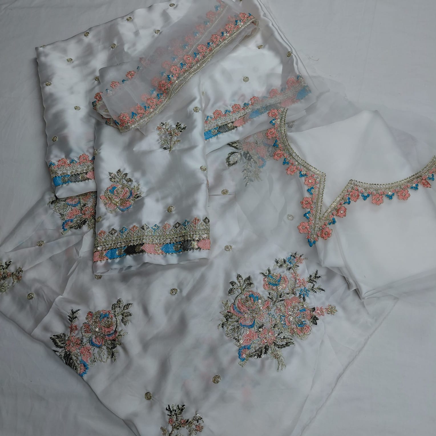 2pc Silk Eth Floral Crisp White