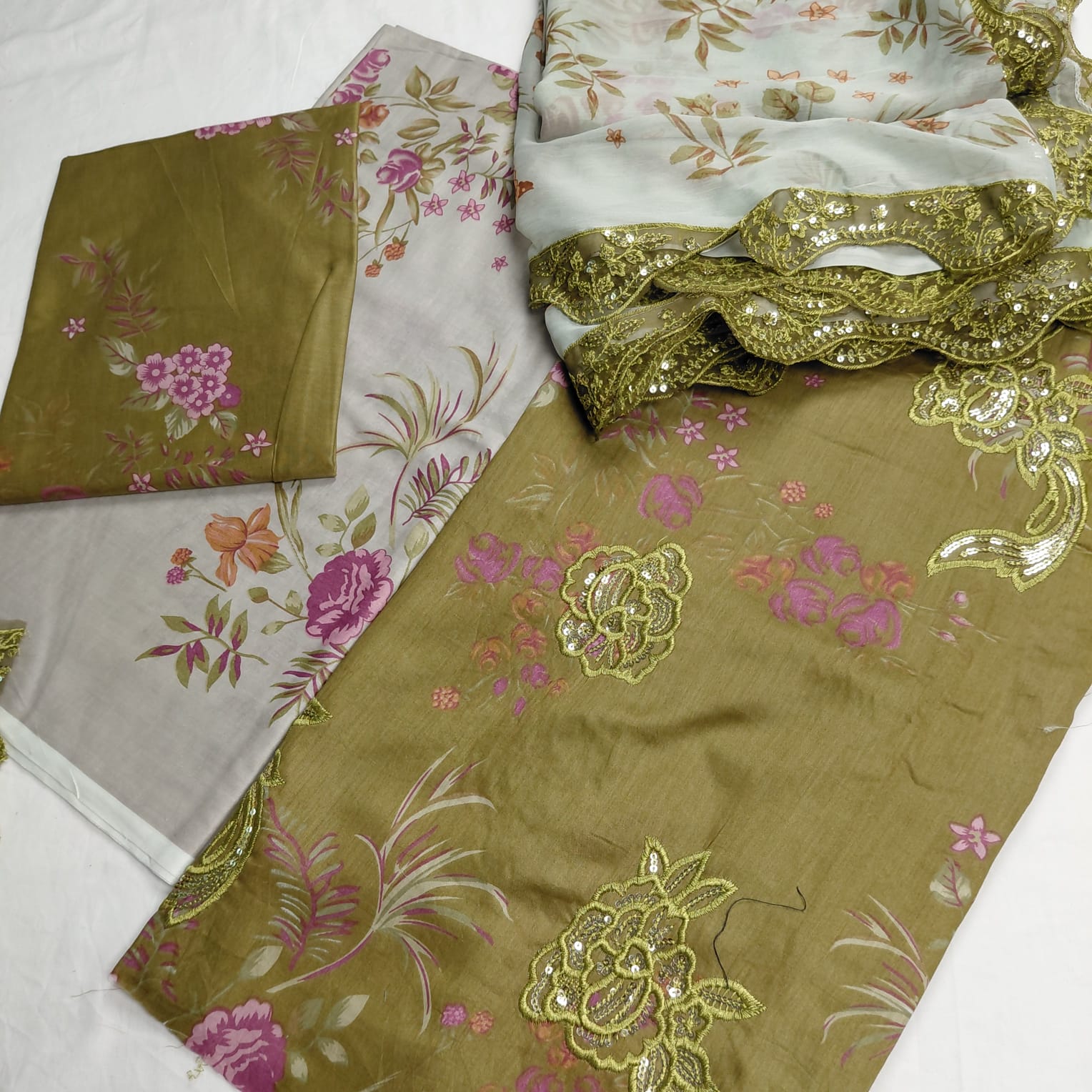 3pc iznk mehndi n grey floral