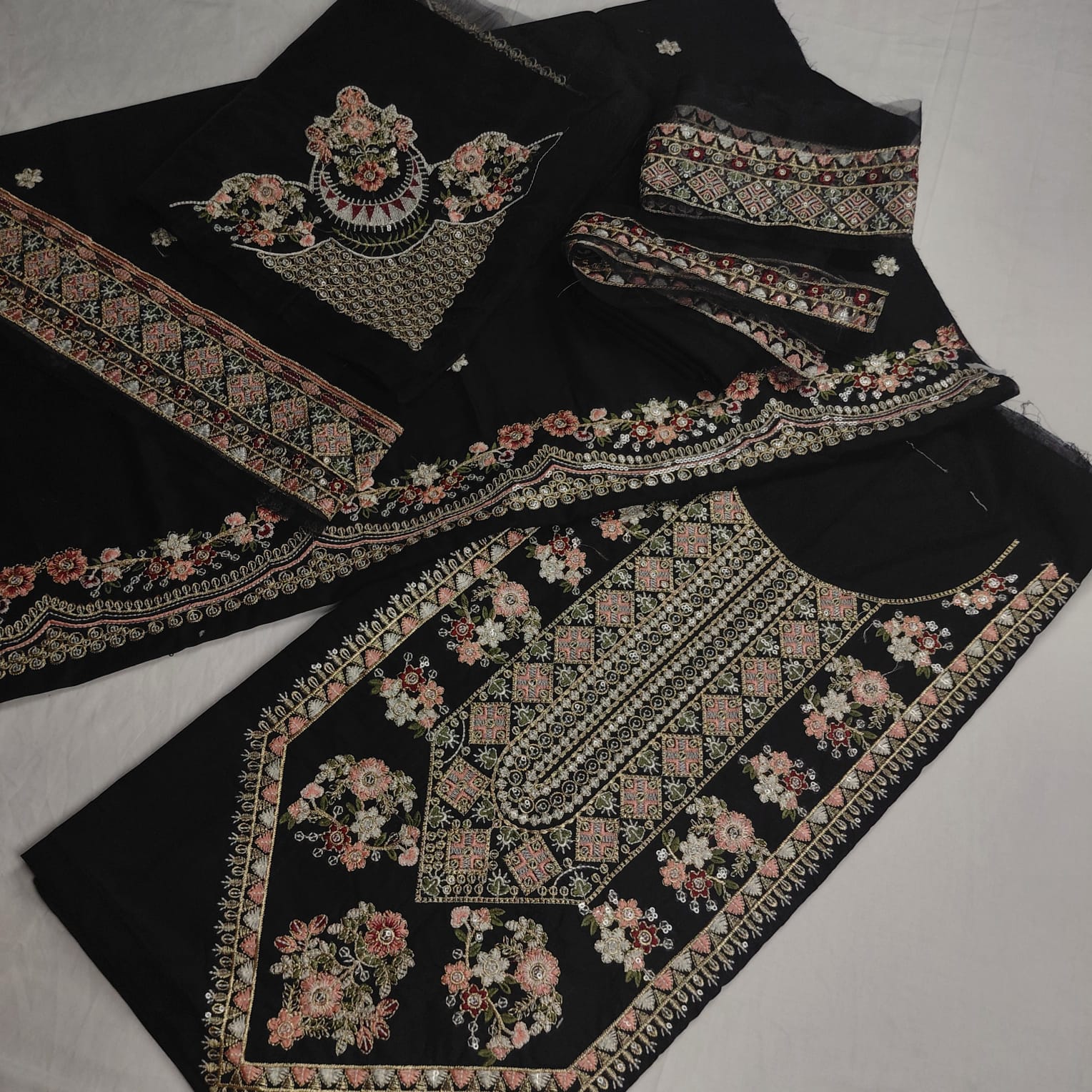 Lawn 2pc floral black