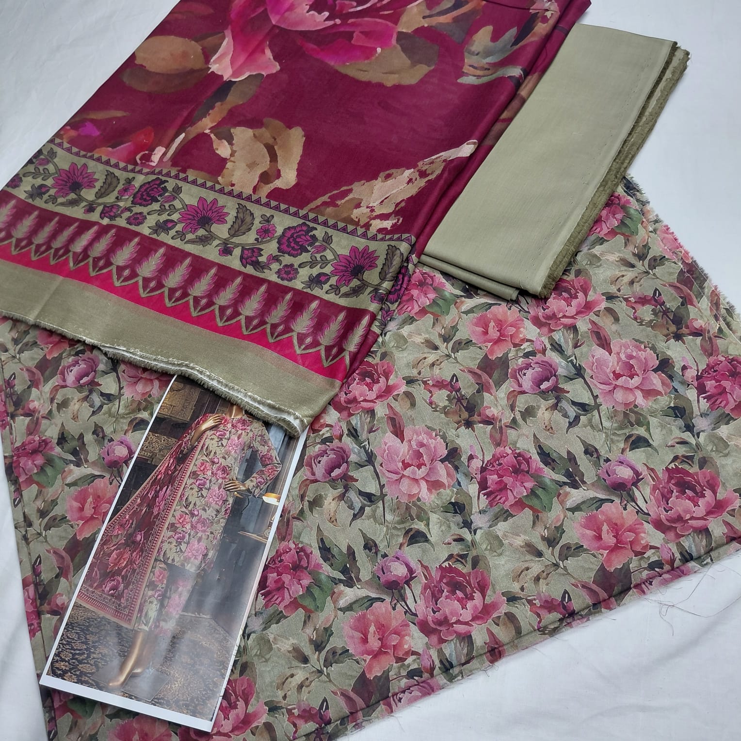 Lawn 3pc printed pista with rose flowers