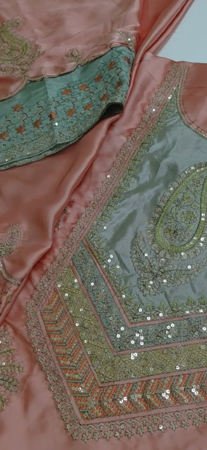 2pc silk eth peach n pista paisly
